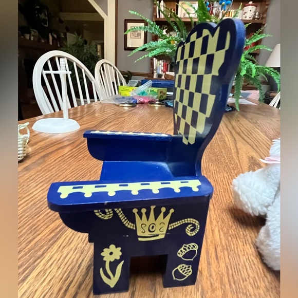 Muffy Vanderbear checkmates chair - Picture 2 of 4